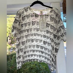 SOLD! Do not buy! Magnolia Pearl Skulls T! NWT! ❤️ 💀